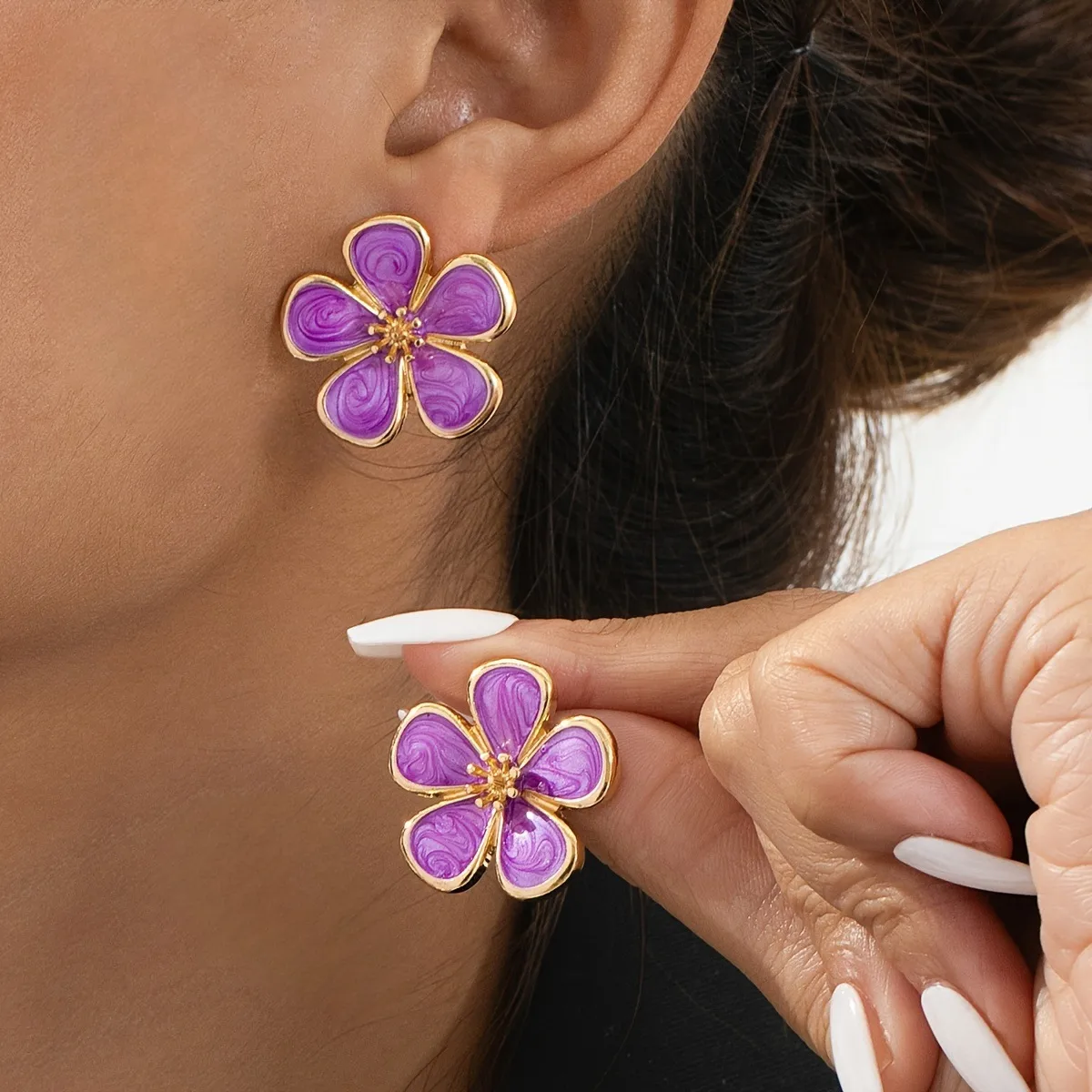 Pendientes Coreanos De Flores De Esmalte De Punto De Aceite De Metal De Estilo Floral De Cinco Pétalos, Pendientes De Estilo De Vacaciones Frescas display picture 9