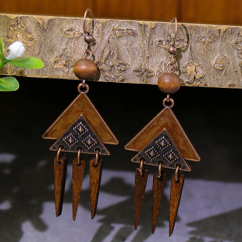New Bohemian Wooden Bead Handmade Tassel Earrings Elegant Graceful Geometric Circle Ear Rings display picture 15