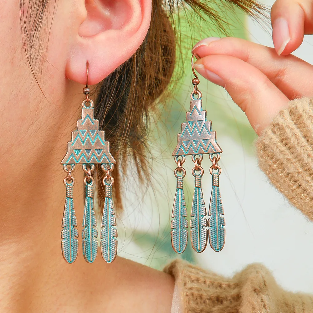 Suit Bohemian Vintage Earrings Ethnic Vacation Style Long Fringe Earrings Super Beautiful Jungle Style Earrings display picture 11