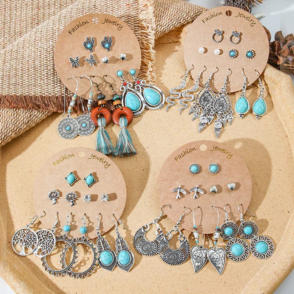 Hot Sale Bohemian Stylish Good Texture Metal Eardrop Earrings Wholesale Ethnic Vacation Style All-Match Earrings display picture 2