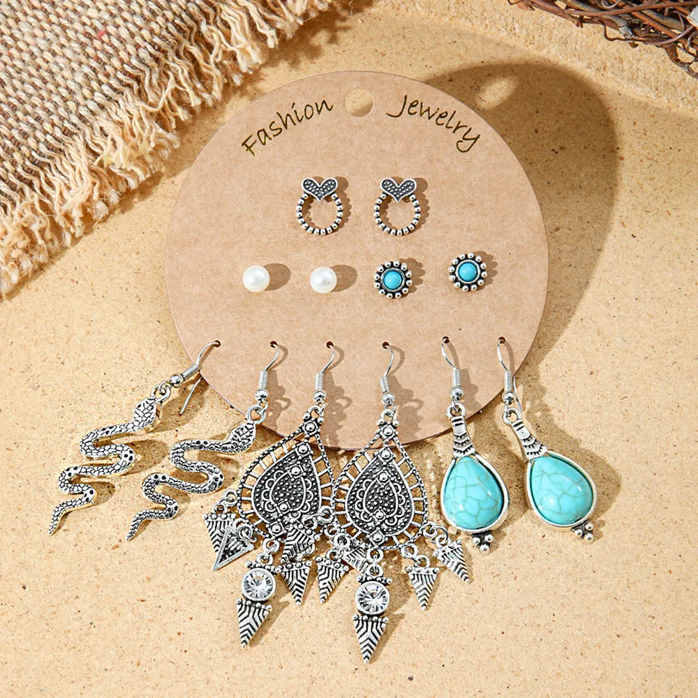Hot Sale Bohemian Stylish Good Texture Metal Eardrop Earrings Wholesale Ethnic Vacation Style All-Match Earrings display picture 6