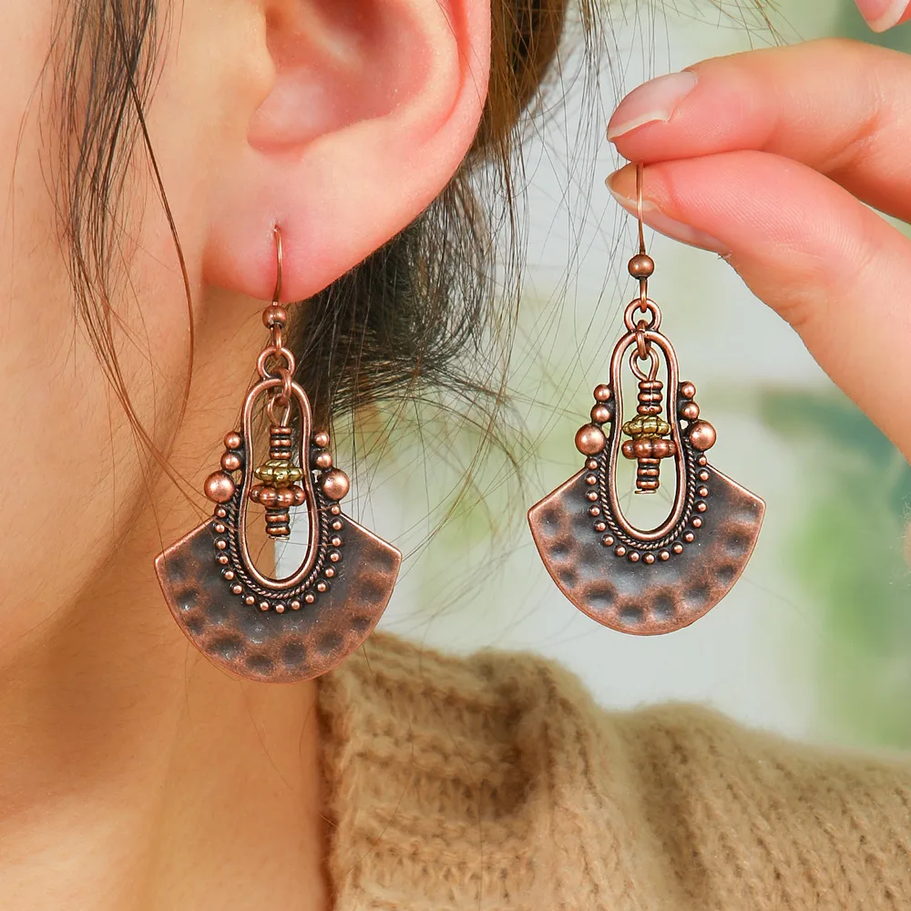 Retro Coffee Color Earrings Suit Bohemian Fashion Creative Geometric Ear Rings All Match Tassel Earrings display picture 2