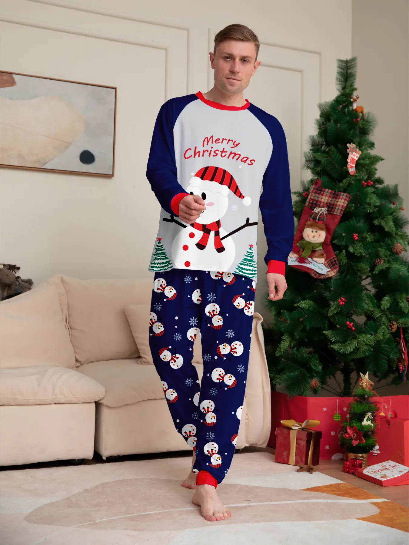 Pajamas En Flanelle De Coton Doux À Motif De Père Noël Et Homme De Neige Pour Enfants Et Adultes Couleurs Variées Vêtements De Maison Pour Toutes Les Saisons display picture 4