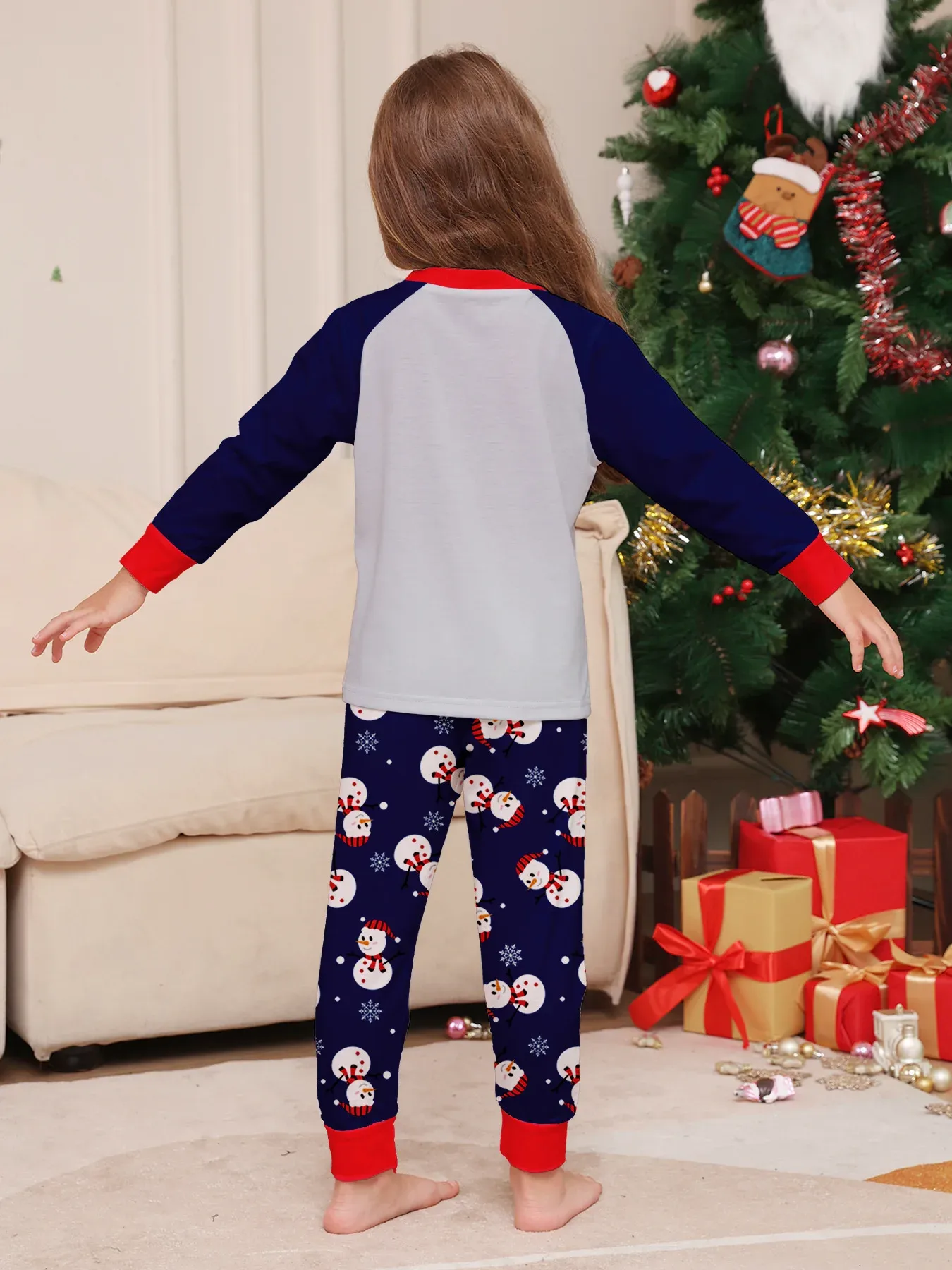 Pajamas En Flanelle De Coton Doux À Motif De Père Noël Et Homme De Neige Pour Enfants Et Adultes Couleurs Variées Vêtements De Maison Pour Toutes Les Saisons display picture 11