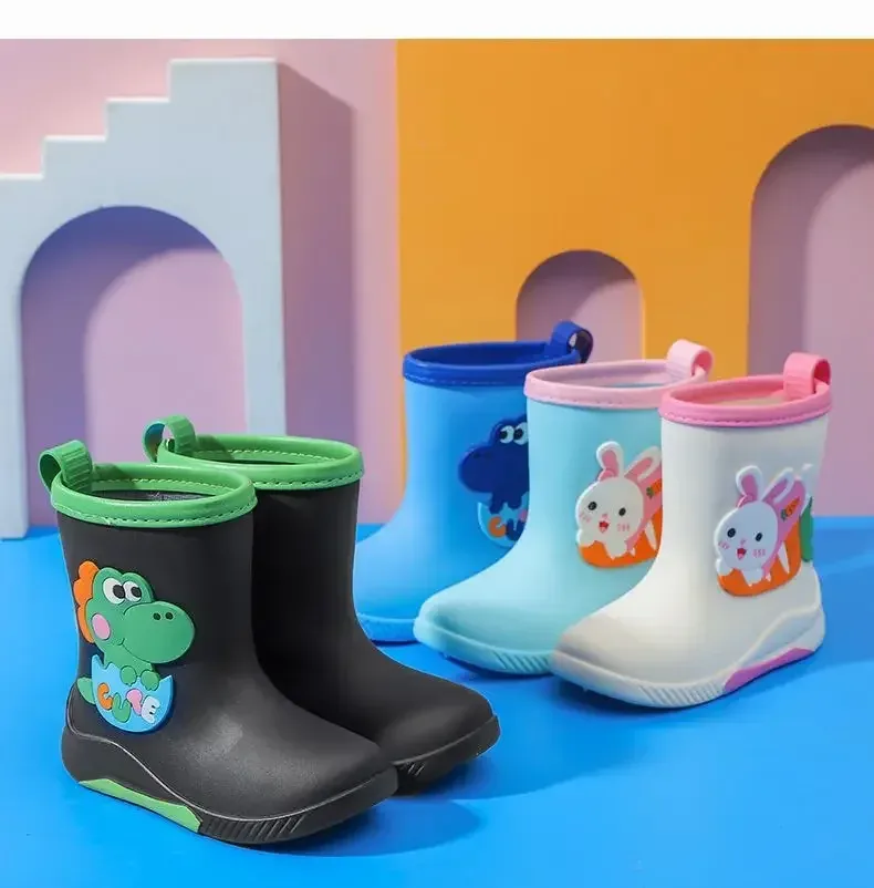 Bottes De Pluie Enfant Thermiques En Coton Antidérapantes Unisexe Motif Cartoon Chaudes Bottes Courtes En PVC Pour  Les Saisons display picture 11