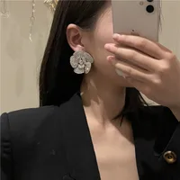 Fleur Alliage Strass Diamant Des Boucles D'Oreilles Boucles D'Oreilles main image 3