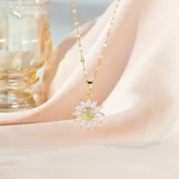 Wholesale Jewelry Flower Simple Style Zircon Stainless Steel Titanium Steel 18K Gold Plated Pendant Necklace Plating Inlay main image 4