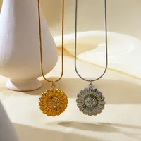 Fleur Élégant Femme Acier Inoxydable 304 Plaqué Or 18K Pendentif Fermeture À Boucle De Type Homard main image 6