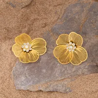 1 Pair Solid Color Simple Style 304 Stainless Steel 18K Gold Plated Artificial Rhinestones Plating Inlay Ear Studs main image 8