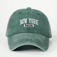 Unisex Solid Color Curved Eaves Retro Classic Style Baseball Cap main image 2