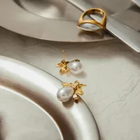 Abeille Décontractée Élégant Vacances Acier Inoxydable 316 Boucles D'Oreilles main image 6