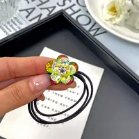 Nouveaux Accessoires De Cheveux De Haute Qualité Pour Femmes Corde De Tête De Queue De Cheval Élégant En Trois Dimensions Double Couche Cinq Pétales Fleur main image 4