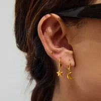 Géométrique Style INS Acier Inoxydable Pentacle Quadrilatère Placage Des Boucles D'Oreilles main image 2