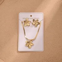 Casual Elegante Vacaciones Acero Inoxidable 304 Ronda Forma De Corazón Flor Pulido Enchapado Mujeres Conjunto De Joyas main image 2