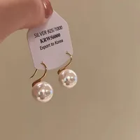 Pendientes Redondos Ligeros De Lujo Con Alto Sentido De Las Mujeres Con Textura Súper Versátil Pendientes Brillantes Y Simples Pendientes Con Diseño De Nicho sku image 2