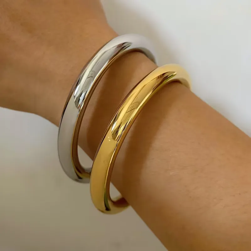 Color Sólido Estilo IG Estilo Simple Chapado En Oro De 16 Quilates Blanco Oro Plateado Chapado En Oro Acero Inoxidable 304 Brazalete Al Mayoreo