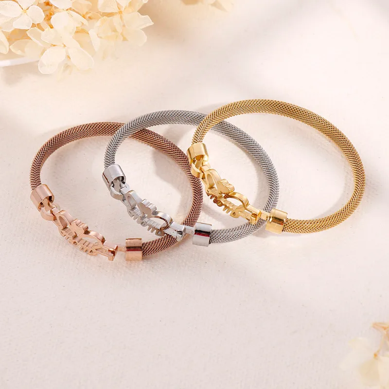 Letra Estilo Simple Chapados en oro de 18k Acero Inoxidable 304 Brazalete Venta Al Por Mayor
