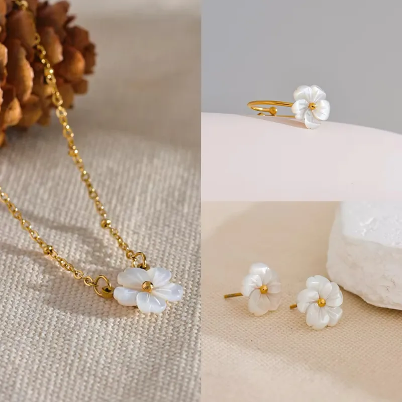 Joyería Al Por Mayor Estilo IG Elegante Dulce Flor Acero Inoxidable 304 Cascarón Chapados en oro de 18k Embutido Anillos Aretes Collar