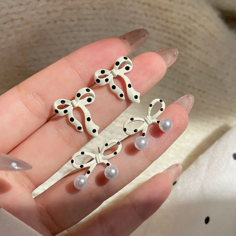 1 Par Nudo De Lazo Dulce Aleación Esmalte Pendientes