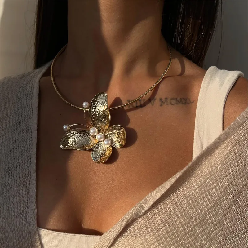 Mariposa Glamour Estilo Vintage Señora Aleación Gargantilla Venta Al Por Mayor