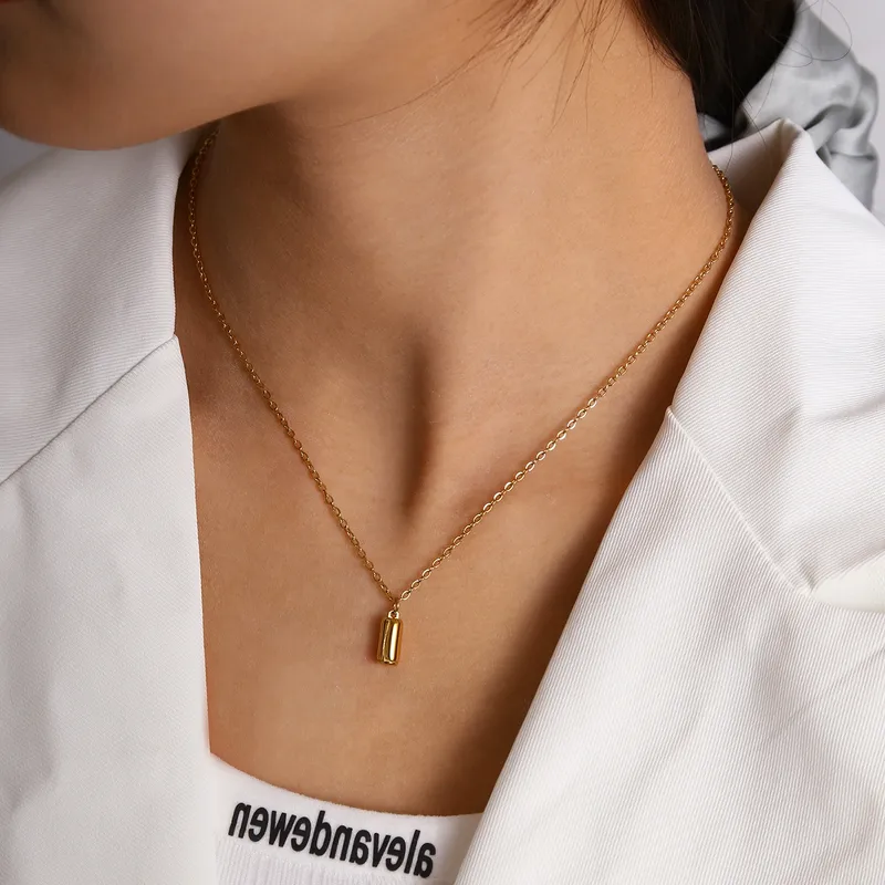 Géométrique Élégant Femme Acier Inoxydable 304 Plaqué Or 18K Pendentif Fermeture À Boucle De Type Homard