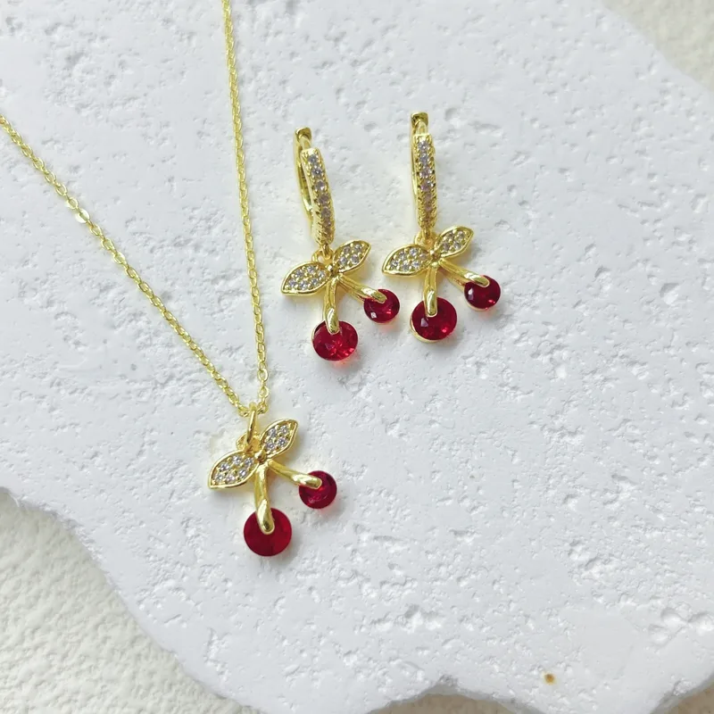 Glamour Mignon Pastorale Le Cuivre Cerise Fraise Émail Placage Résine Zircon Plaqué Or 18K Femmes Ensemble De Bijoux