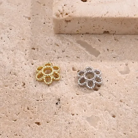 20 Unidades/paquete Agujero 1~1.9mm Cobre Chapados En Oro De 18K Blanco Oro Plateado Pulido Flor Tapas De Cuentas Con Forma De Flor