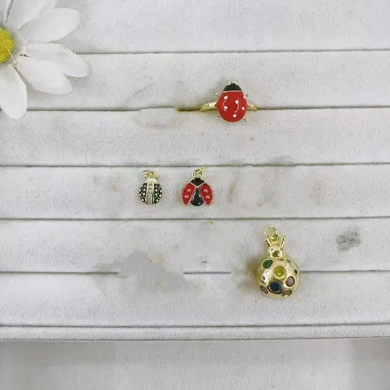 1 Pc/paquet Le Cuivre Plaqué Or 18K Brillant Coléoptères Pendentif