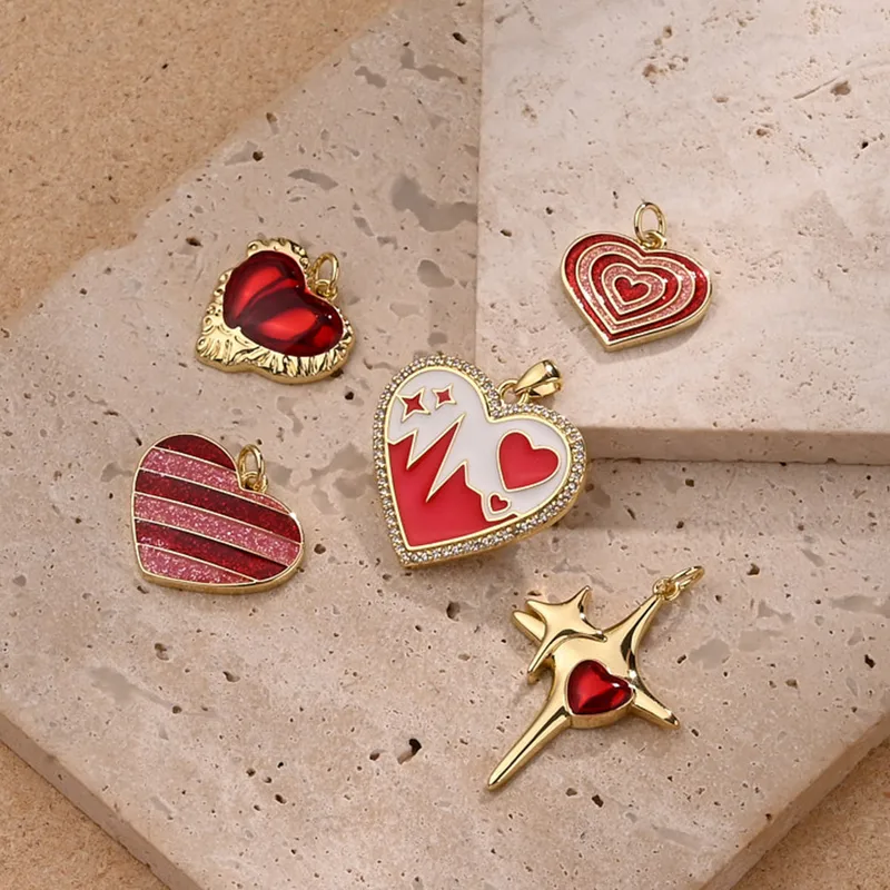 1 Pc/paquete Cobre Chapados En Oro De 18K Pulido Cuatro Estrellas De Ocho Puntas Corazón Rojo Colgante